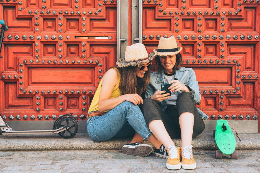 hooked-on-social-media-influencers-900