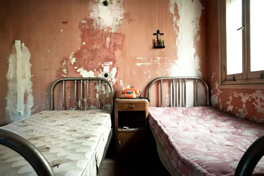 hotel room photo - expectations