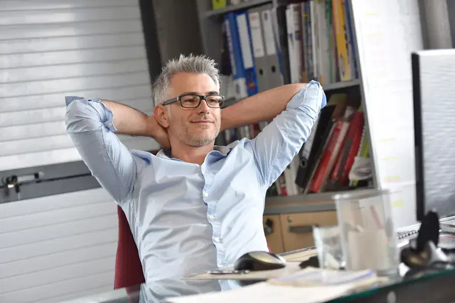 - relaxed business man 900