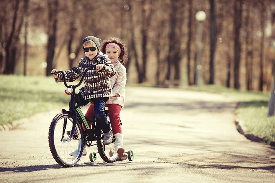 kids-on-bike-900